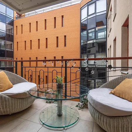 Exclusive Central Suite With Balcony By Prestige Homes Boedapest Buitenkant foto