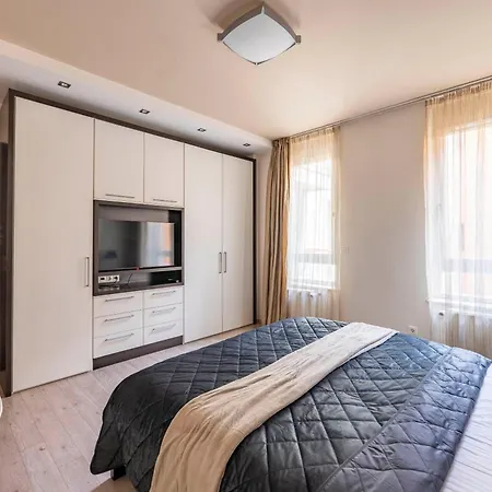 Exclusive Central Suite With Balcony By Prestige Homes Boedapest Buitenkant foto