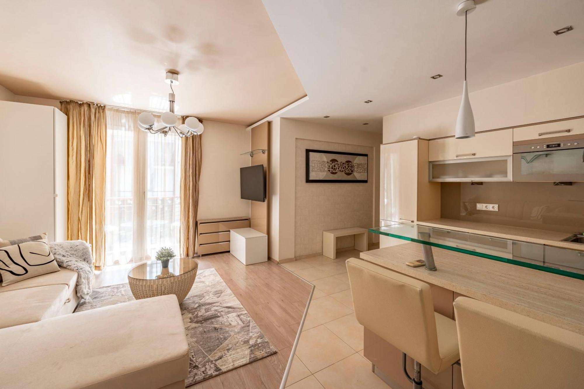 Exclusive With Balcony By Prestige Homes Boedapest